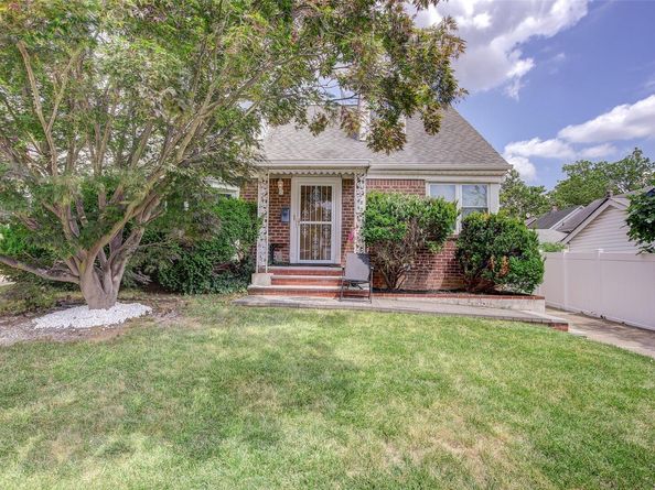 4843 201st Street, Bayside NY 11364