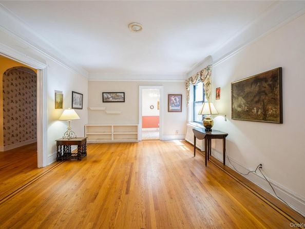 143 Garth Road 4E, Scarsdale NY 10583