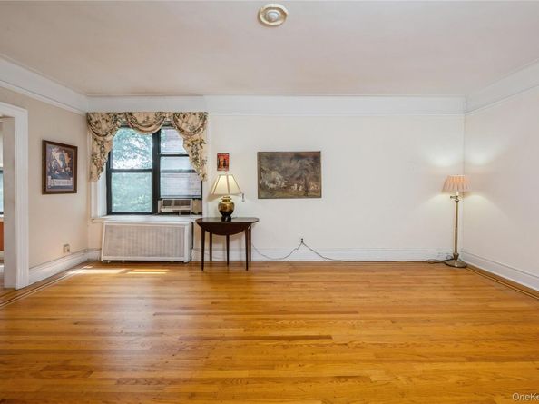 143 Garth Road 4E, Scarsdale NY 10583