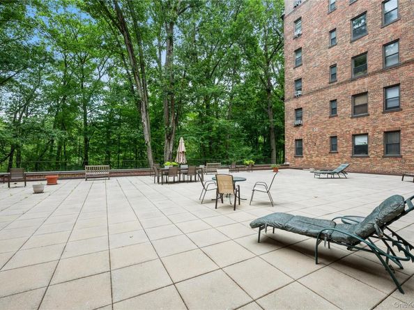 143 Garth Road 4E, Scarsdale NY 10583