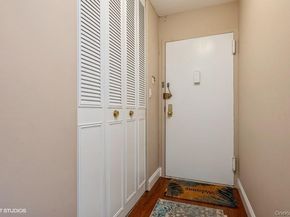 90 S PARK Avenue B17, Rockville Centre NY 11570