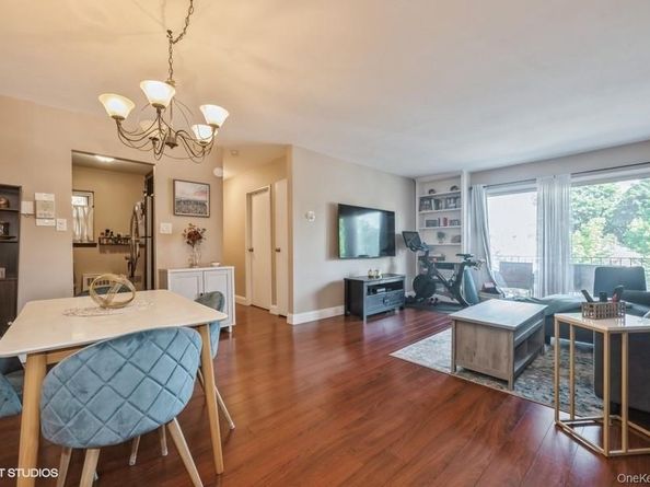 90 S PARK Avenue B17, Rockville Centre NY 11570