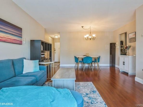 90 S PARK Avenue B17, Rockville Centre NY 11570