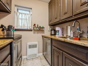 90 S PARK Avenue B17, Rockville Centre NY 11570