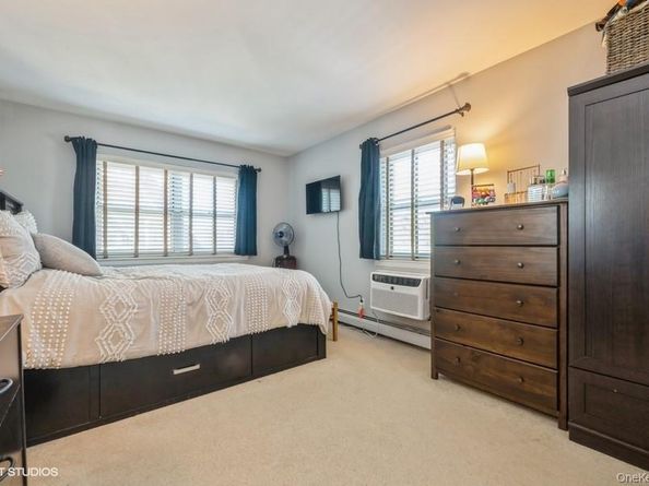 90 S PARK Avenue B17, Rockville Centre NY 11570