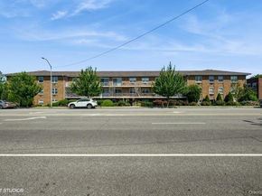 90 S PARK Avenue B17, Rockville Centre NY 11570