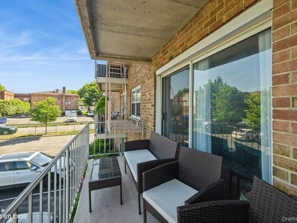 90 S PARK Avenue B17, Rockville Centre NY 11570