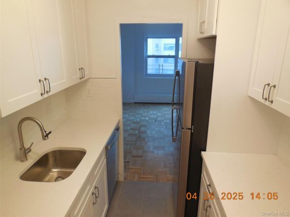 4 Fordham Hill Oval 5E, Bronx NY 10468