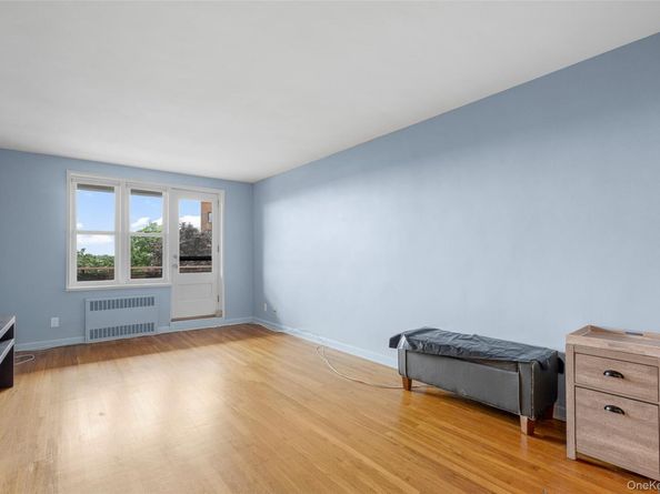 325 King Street 4D, Port Chester NY 10573