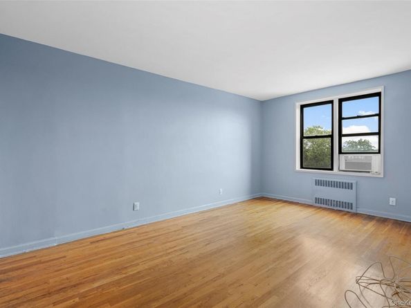 325 King Street 4D, Port Chester NY 10573