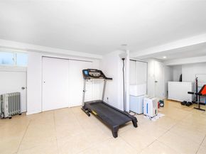 6 Walnut Place, Great Neck NY 11021