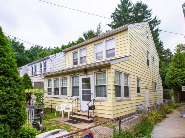 6 Walnut Place, Great Neck NY 11021