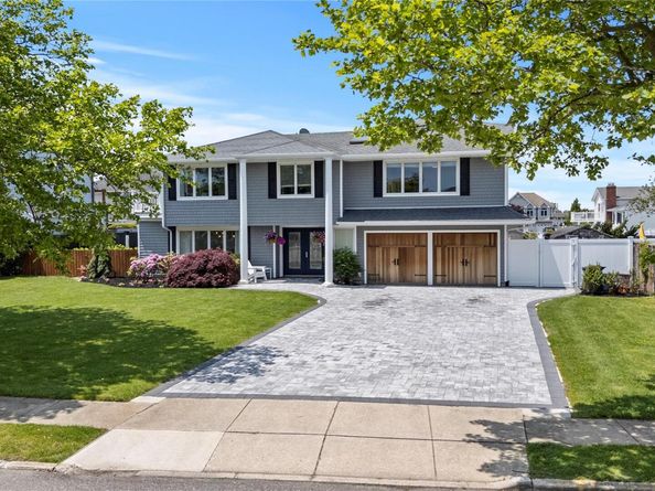 22 Viking Drive, West Islip NY 11795