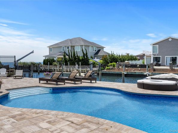 22 Viking Drive, West Islip NY 11795