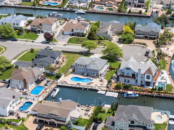 22 Viking Drive, West Islip NY 11795