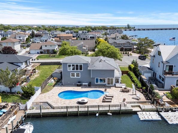 22 Viking Drive, West Islip NY 11795