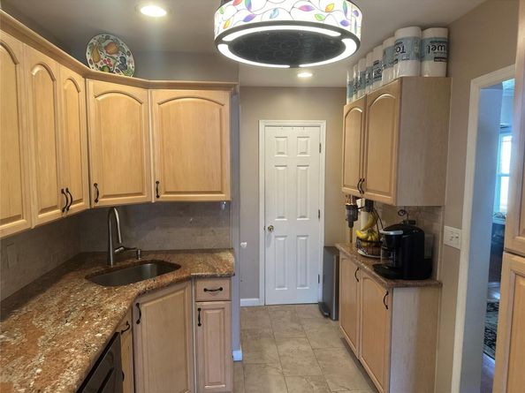 248-43 88th Road, Bellerose NY 11426