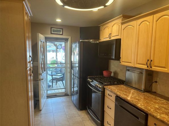 248-43 88th Road, Bellerose NY 11426