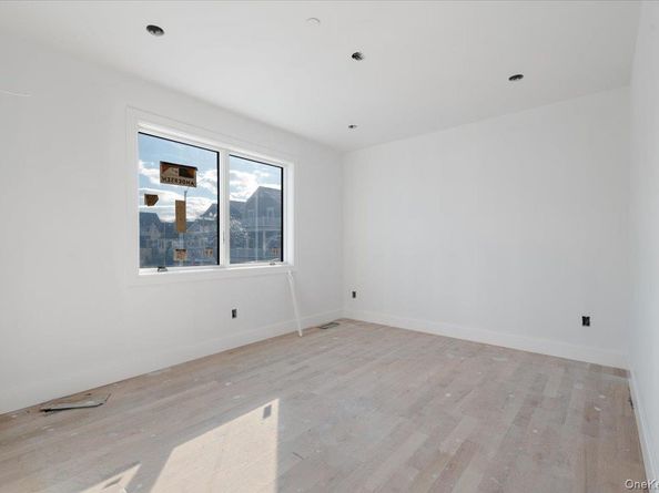 56 Oregon Street, Long Beach NY 11561