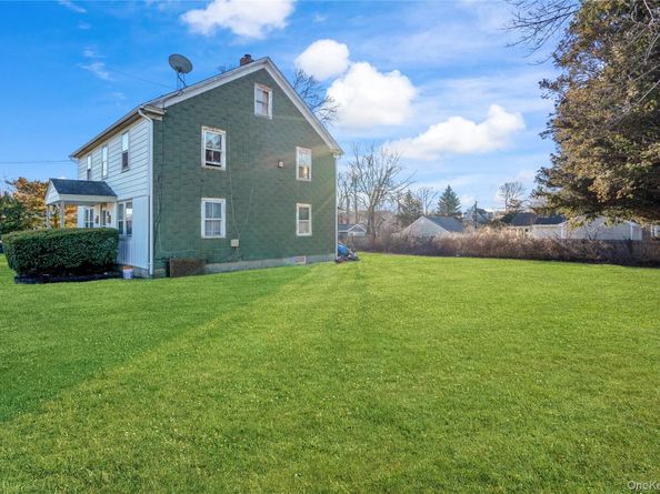 60 Lincoln Avenue, Sayville NY 11782