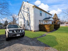 60 Lincoln Avenue, Sayville NY 11782