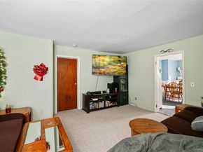 60 Lincoln Avenue, Sayville NY 11782