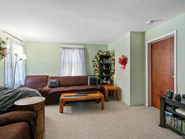 60 Lincoln Avenue, Sayville NY 11782