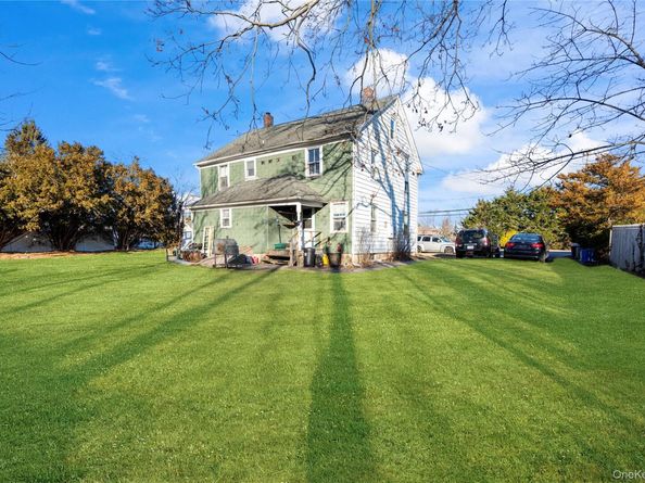 60 Lincoln Avenue, Sayville NY 11782