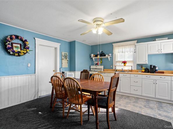 60 Lincoln Avenue, Sayville NY 11782