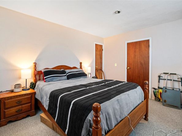 60 Lincoln Avenue, Sayville NY 11782