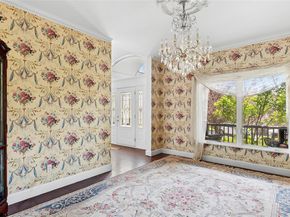 6 Covey Court, East Hampton NY 11937