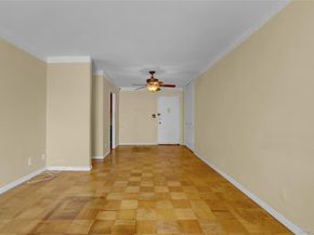 700 Shore Road 3D, Long Beach NY 11561