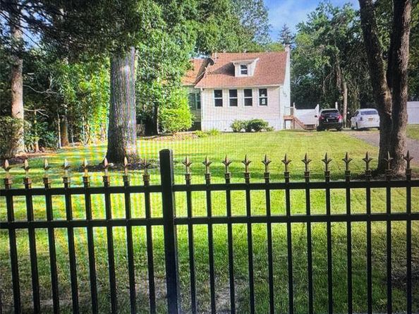 40 Inwood Avenue, Selden NY 11784
