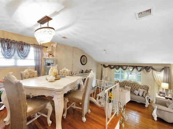 32 Cedar Street, Lindenhurst NY 11757