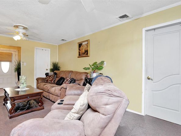 32 Cedar Street, Lindenhurst NY 11757