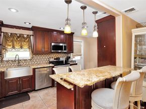 32 Cedar Street, Lindenhurst NY 11757