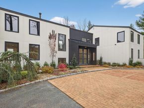 26 Windemere Way, Woodbury NY 11797