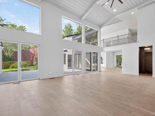 26 Windemere Way, Woodbury NY 11797