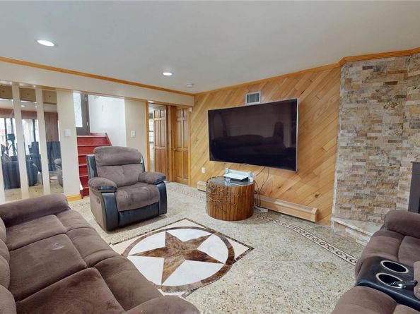 3060 Ann Street, Baldwin Harbor NY 11510