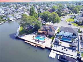 3060 Ann Street, Baldwin Harbor NY 11510