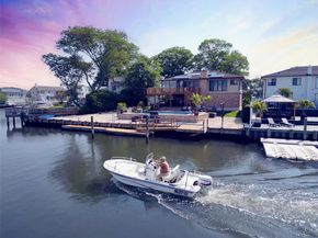 3060 Ann Street, Baldwin Harbor NY 11510