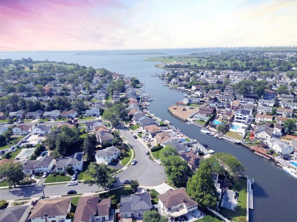 3060 Ann Street, Baldwin Harbor NY 11510
