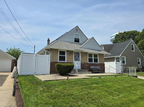 734 Dauntless Parkway, Elmont NY 11003