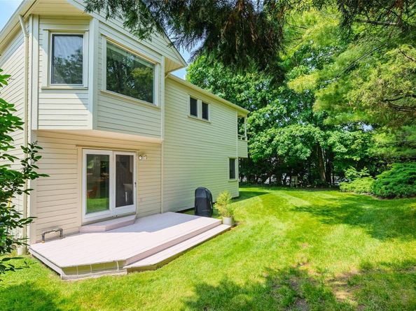 10 Head Of Pond Road 8, Water Mill NY 11976