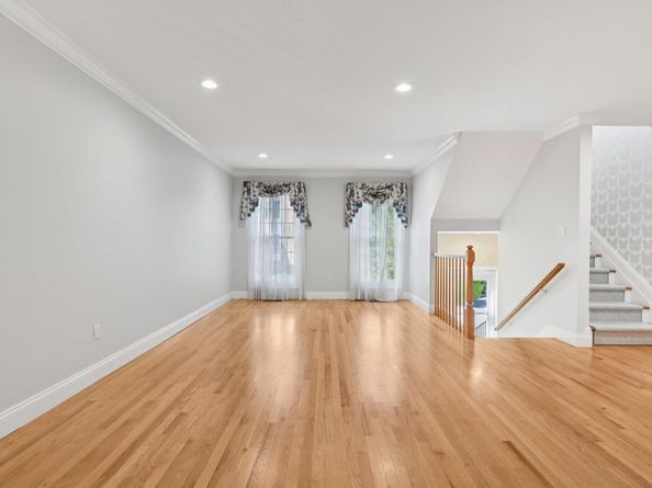 85 Marjorie Court 85, Manhasset NY 11030