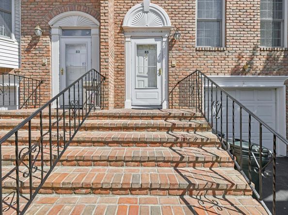 85 Marjorie Court 85, Manhasset NY 11030