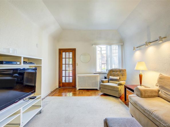 82-91 Caldwell Avenue, Middle Village NY 11379