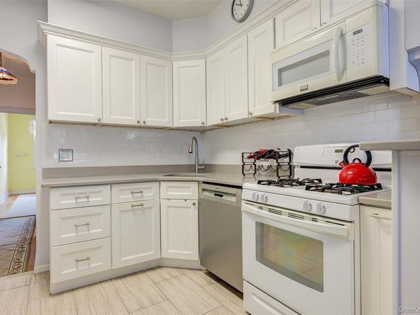 82-91 Caldwell Avenue, Middle Village NY 11379