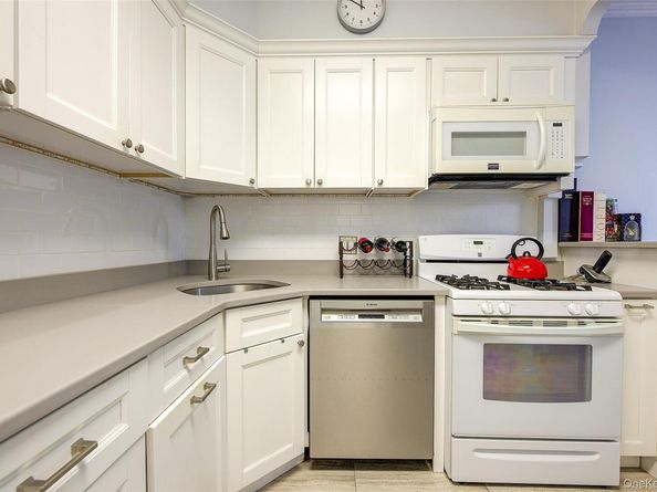 82-91 Caldwell Avenue, Middle Village NY 11379
