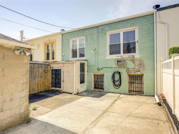 82-91 Caldwell Avenue, Middle Village NY 11379